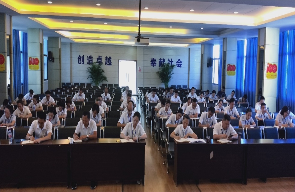 黨委委員、副總經(jīng)理劉林深入基層開展黨規(guī)黨紀(jì)宣講暨廉潔黨課輔導(dǎo)