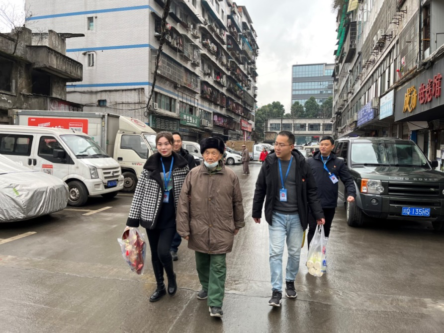 節(jié)前慰問(wèn)送溫暖，情系下渡口社區(qū)困難群眾