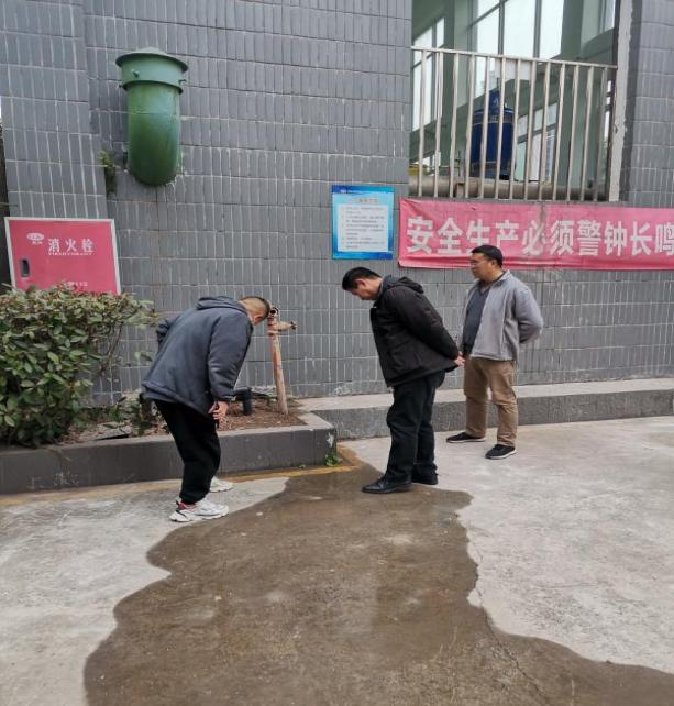 從嚴(yán)從細(xì)從實(shí)做好服務(wù)保障確?！皟蓵?huì)”期間安全供水